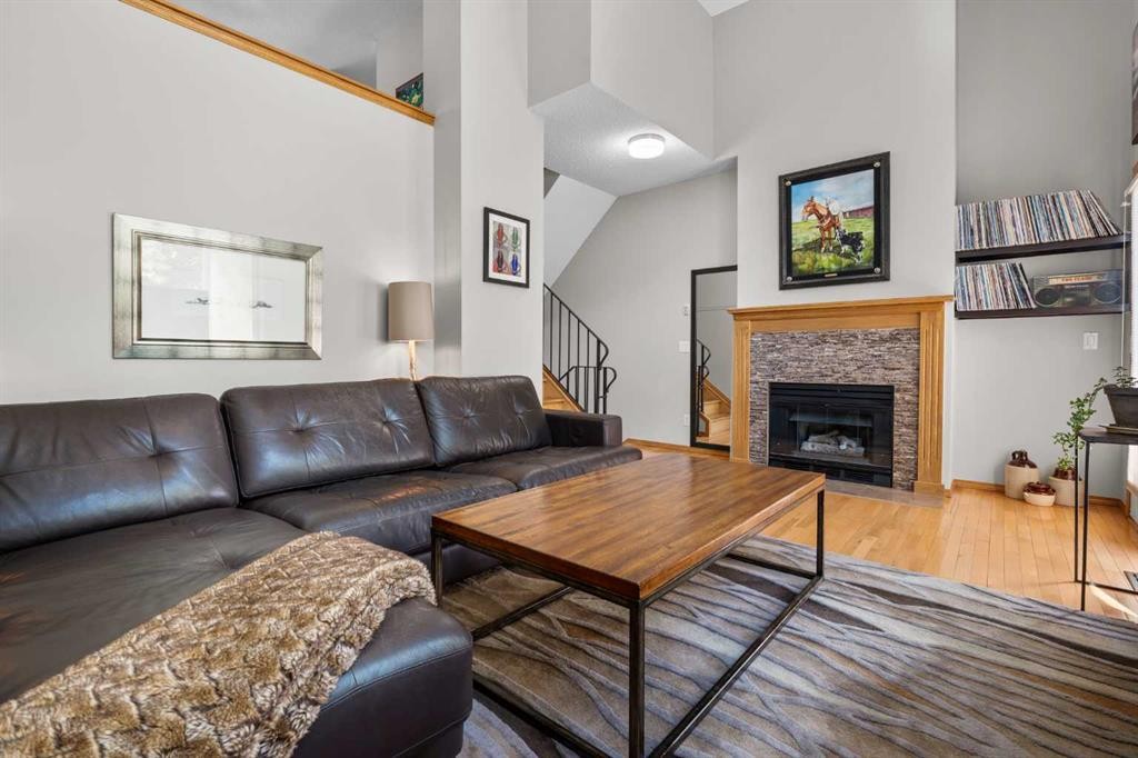 17 Glenbrook Villas Sw, Calgary, AB