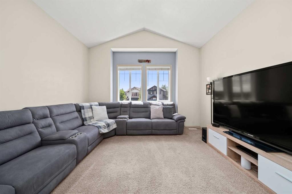 277 Brightonwoods Gardens Se, Calgary, AB - Indoor Photo Showing Living Room