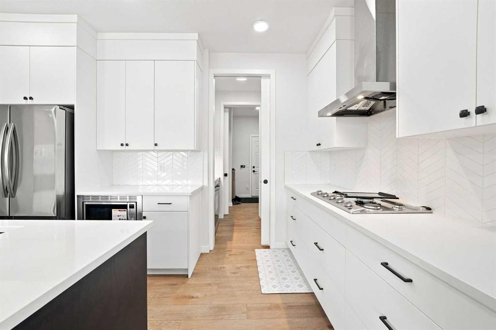 26 Homestead Circle Ne, Calgary, AB - Indoor Photo Showing Kitchen With Upgraded Kitchen
