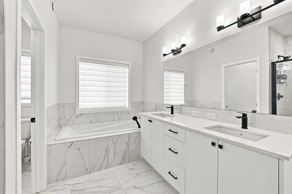 26 Homestead Circle Ne, Calgary, AB - Indoor Photo Showing Bathroom