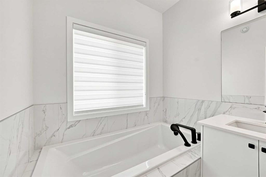 26 Homestead Circle Ne, Calgary, AB - Indoor Photo Showing Bathroom