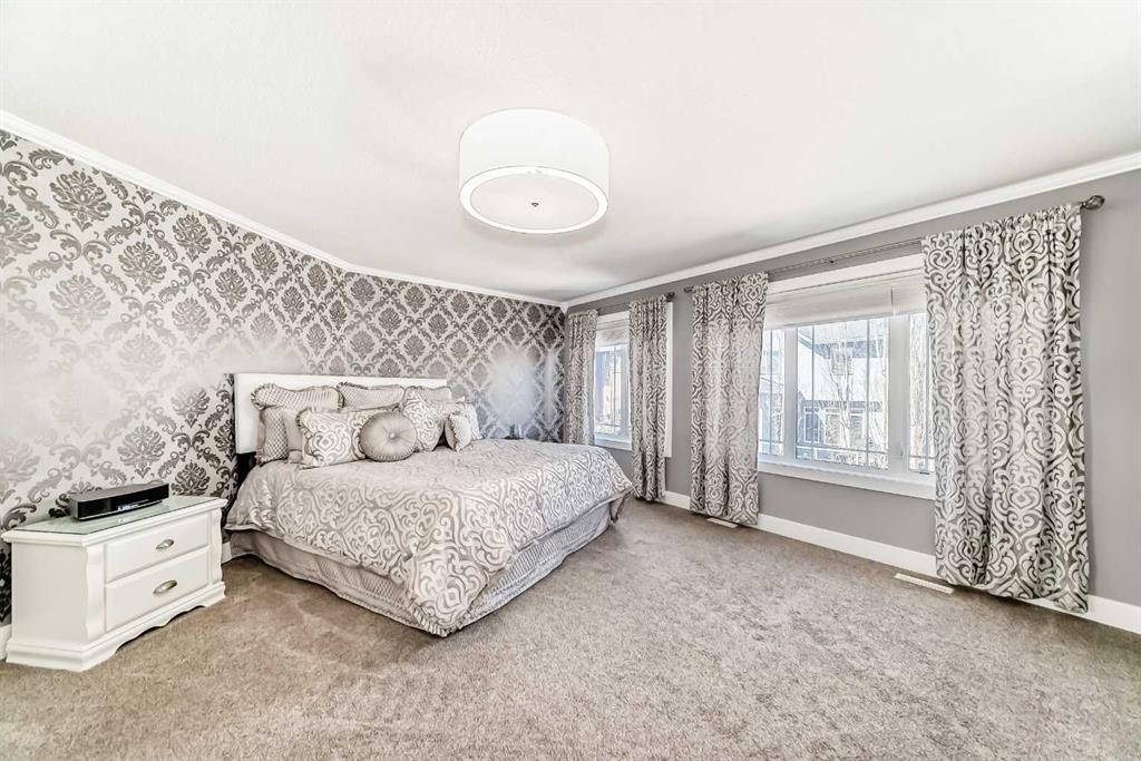 120 Kinniburgh Circle, Chestermere, AB - Indoor Photo Showing Bedroom