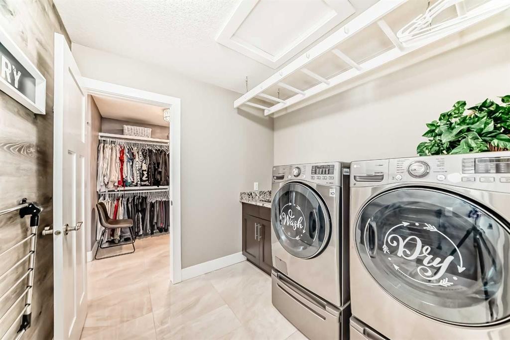 120 Kinniburgh Circle, Chestermere, AB - Indoor Photo Showing Laundry Room