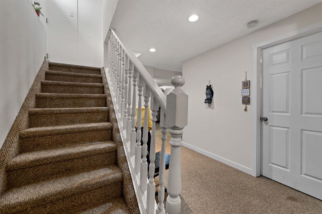 221 Tarington Close Ne, Calgary, AB