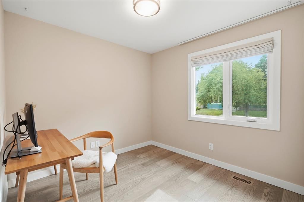 2924 Lathom Crescent Sw, Calgary, AB - Indoor