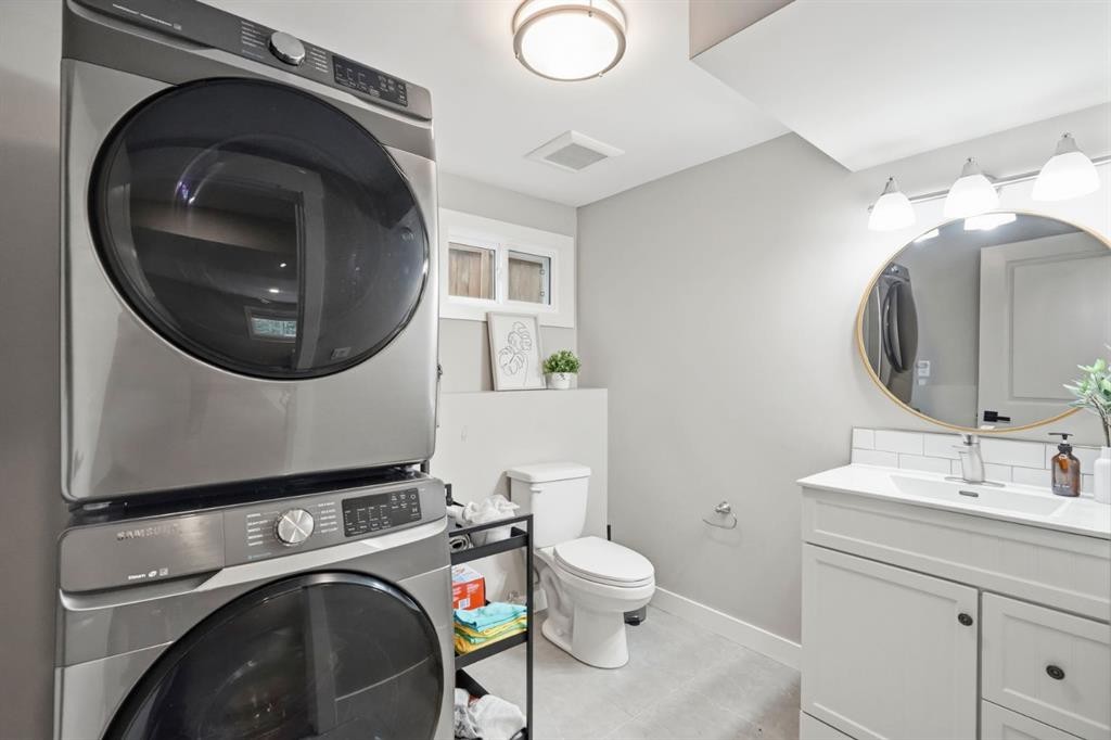 2924 Lathom Crescent Sw, Calgary, AB - Indoor Photo Showing Laundry Room