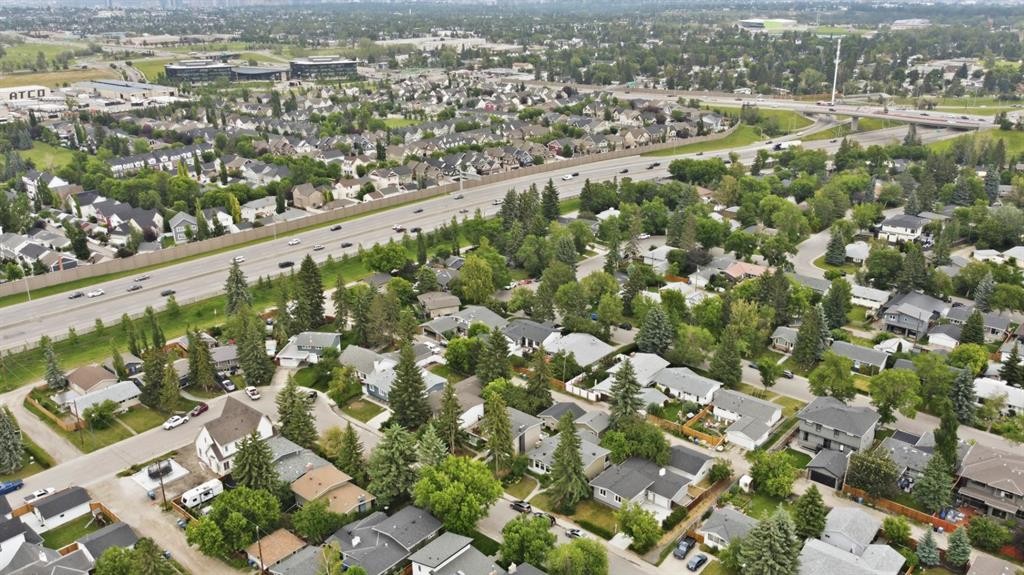 2924 Lathom Crescent Sw, Calgary, AB - Outdoor With View