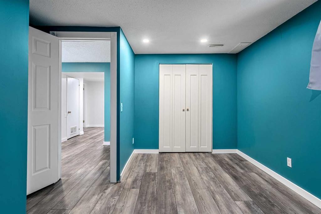 6824 Temple Drive Ne, Calgary, AB - Indoor Photo Showing Other Room