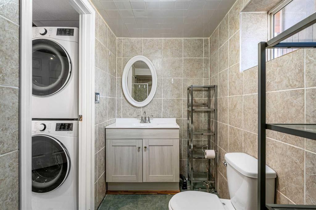 6824 Temple Drive Ne, Calgary, AB - Indoor Photo Showing Laundry Room