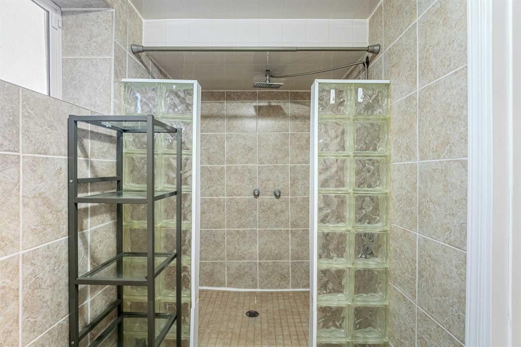 6824 Temple Drive Ne, Calgary, AB - Indoor