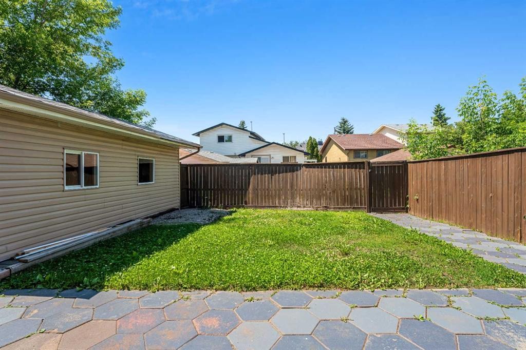 6824 Temple Drive Ne, Calgary, AB - Outdoor