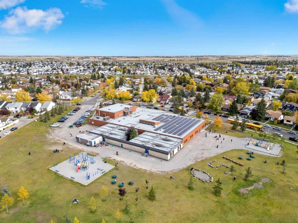 6824 Temple Drive Ne, Calgary, AB - Outdoor With View
