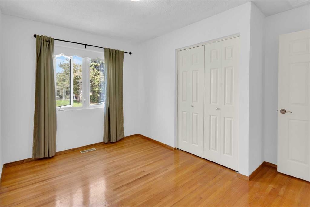 11224 Wilson Road Se, Calgary, AB - Indoor Photo Showing Other Room