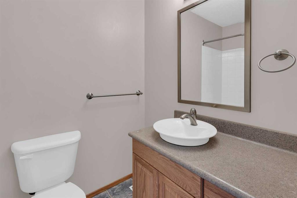 11224 Wilson Road Se, Calgary, AB - Indoor Photo Showing Bathroom