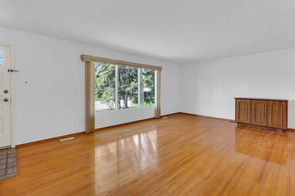 11224 Wilson Road Se, Calgary, AB - Indoor