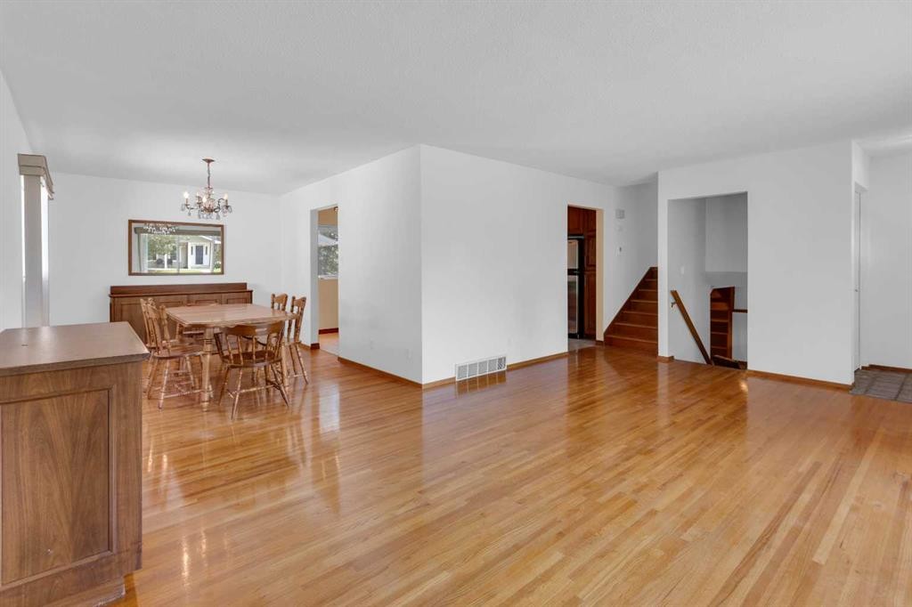 11224 Wilson Road Se, Calgary, AB - Indoor Photo Showing Other Room