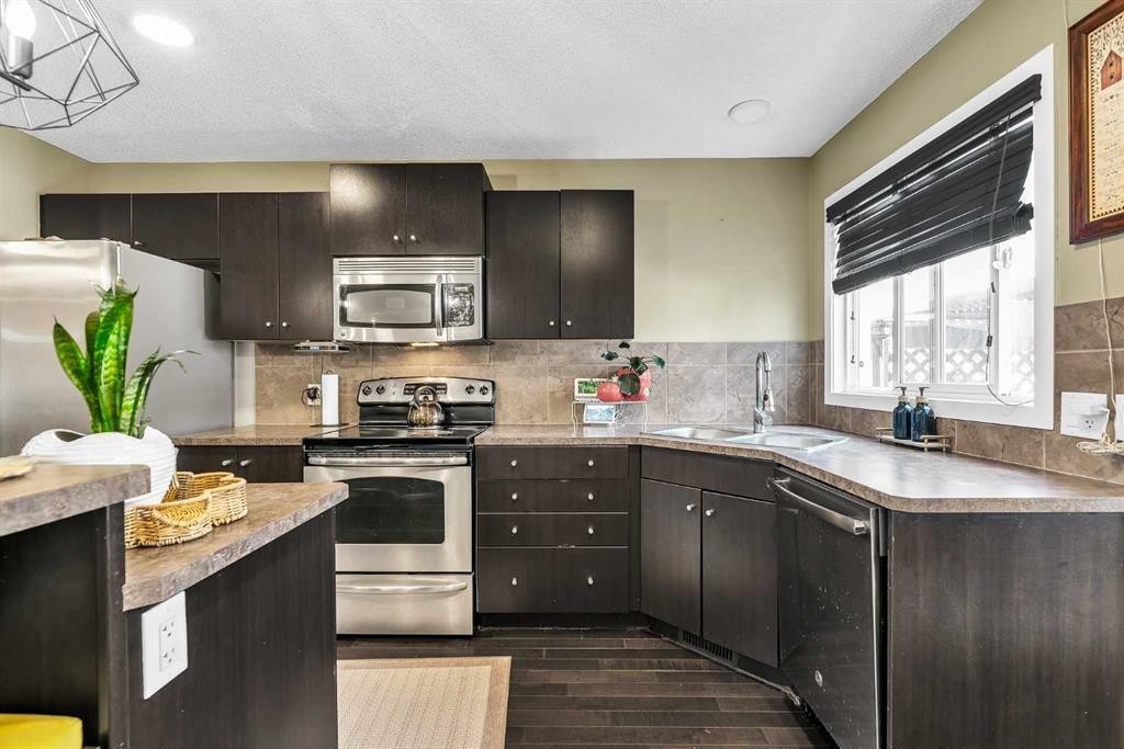 88 Walden Gardens Se, Calgary, AB