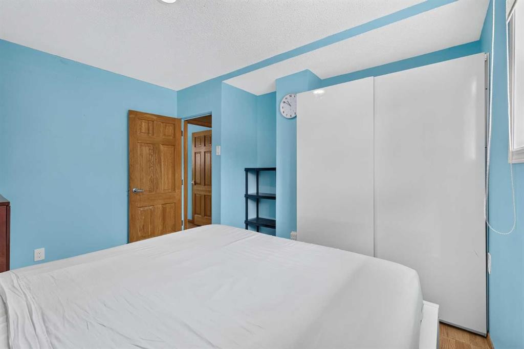 2018 Cottonwood Crescent Se, Calgary, AB - Indoor Photo Showing Bedroom