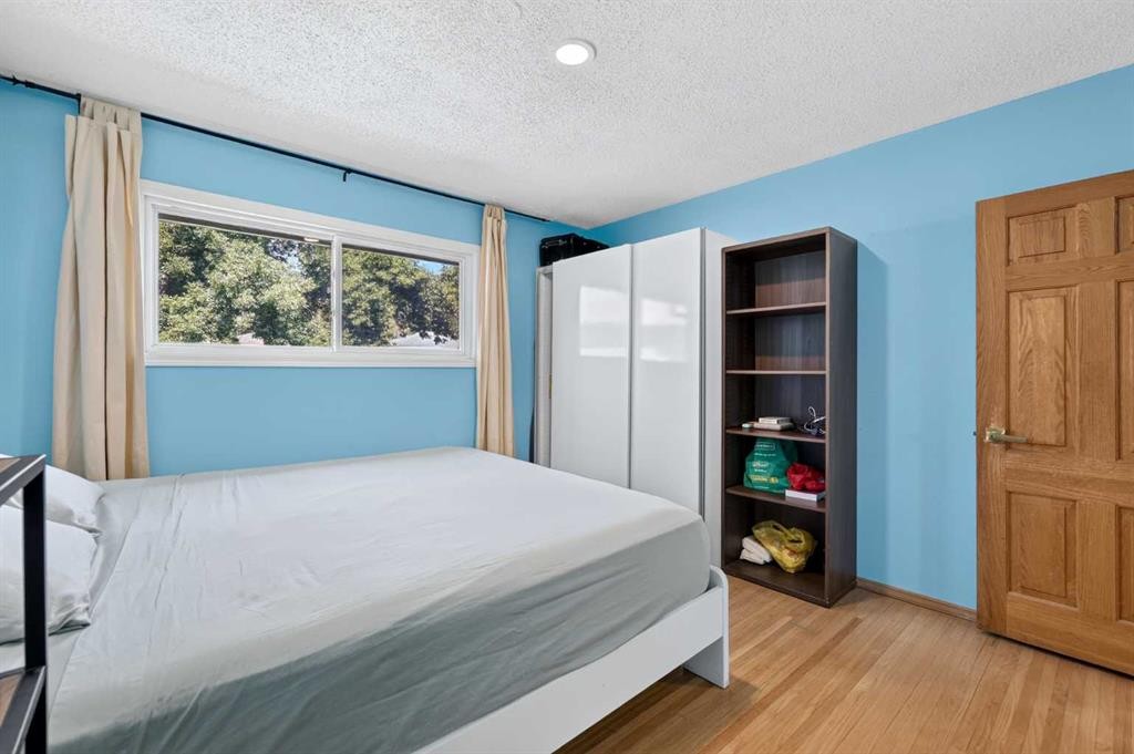 2018 Cottonwood Crescent Se, Calgary, AB - Indoor Photo Showing Bedroom