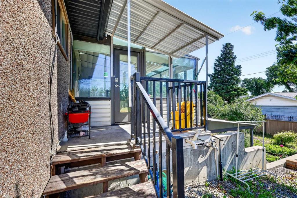 2018 Cottonwood Crescent Se, Calgary, AB - Outdoor With Exterior
