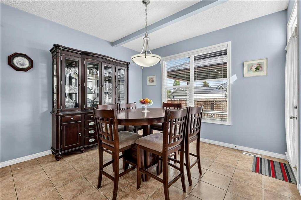 18 Copperstone Drive Se, Calgary, AB - Indoor Photo Showing Dining Room