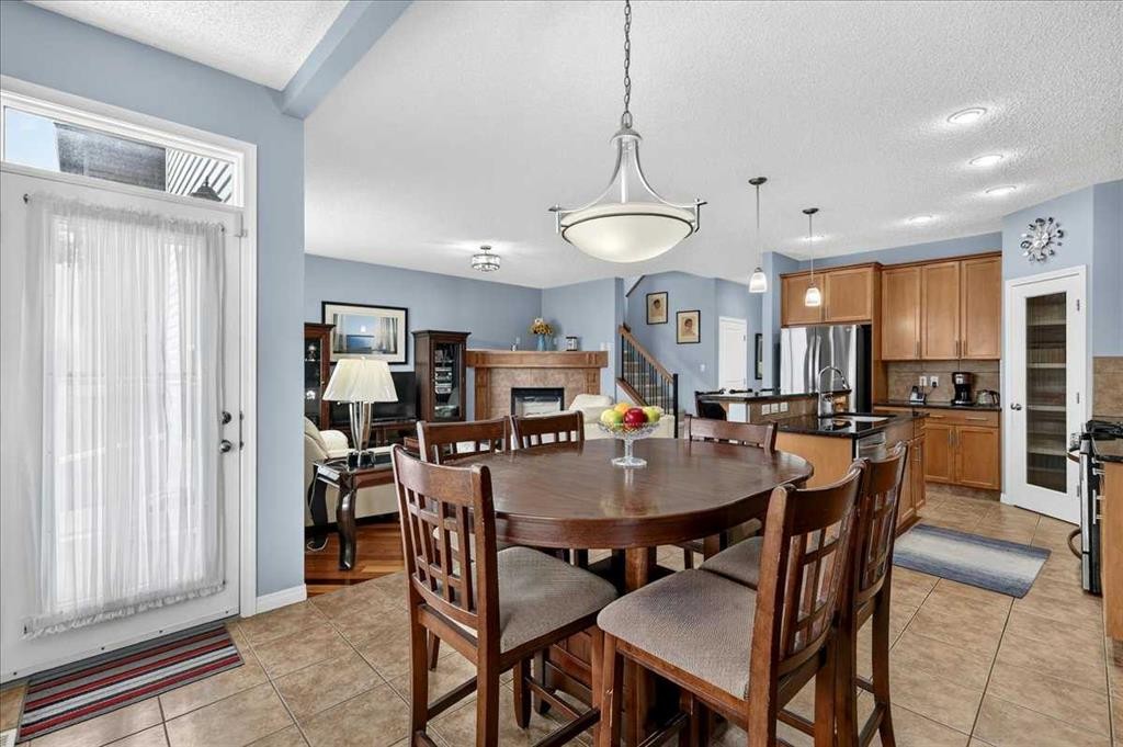 18 Copperstone Drive Se, Calgary, AB - Indoor Photo Showing Dining Room