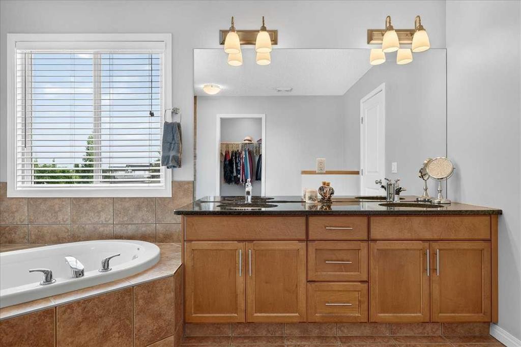 18 Copperstone Drive Se, Calgary, AB - Indoor Photo Showing Bathroom