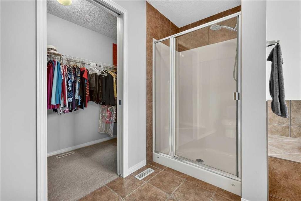 18 Copperstone Drive Se, Calgary, AB - Indoor Photo Showing Bathroom