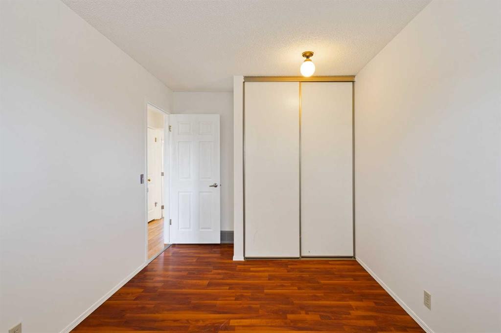 1132 Millcrest Rise Sw, Calgary, AB - Indoor Photo Showing Other Room