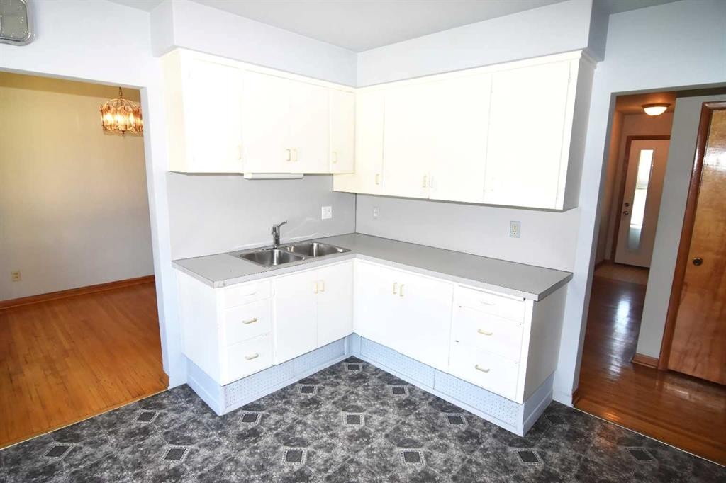 36 Cheyenne Crescent Nw, Calgary, AB - Indoor