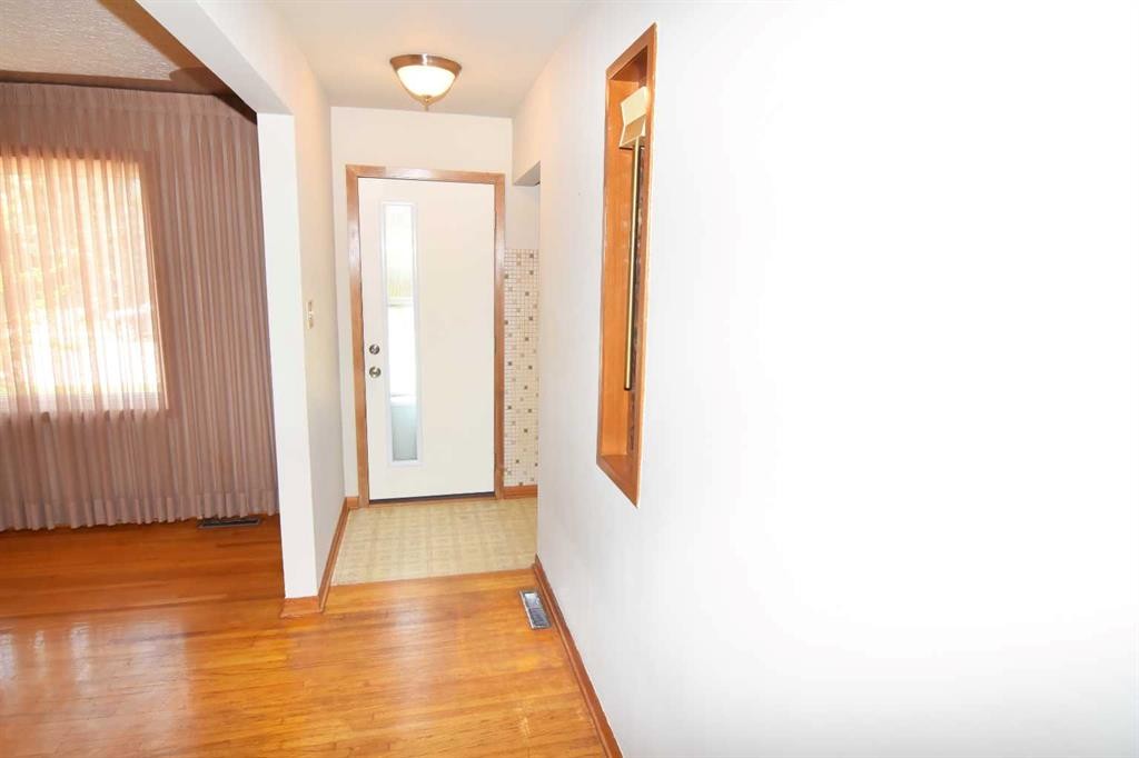 36 Cheyenne Crescent Nw, Calgary, AB - Indoor Photo Showing Other Room