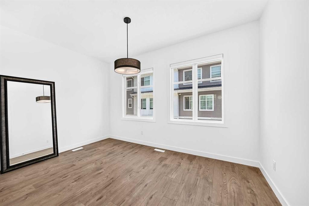 308-135 Belmont Passage Sw, Calgary, AB - Indoor Photo Showing Other Room