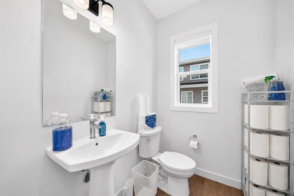 308-135 Belmont Passage Sw, Calgary, AB - Indoor Photo Showing Bathroom