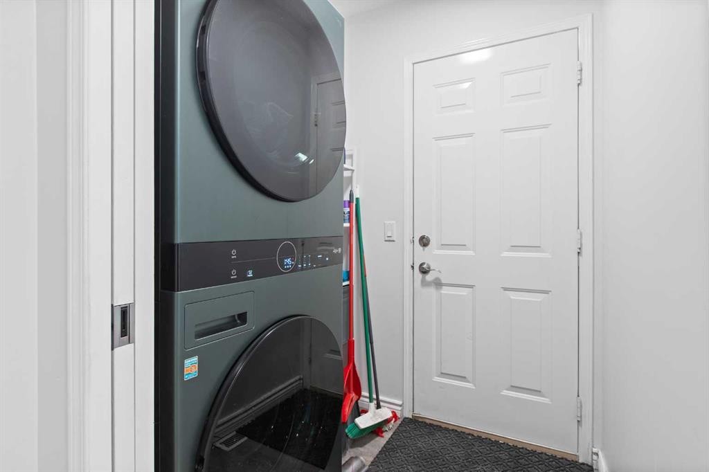 81 Royal Crest Terrace Nw, Calgary, AB - Indoor