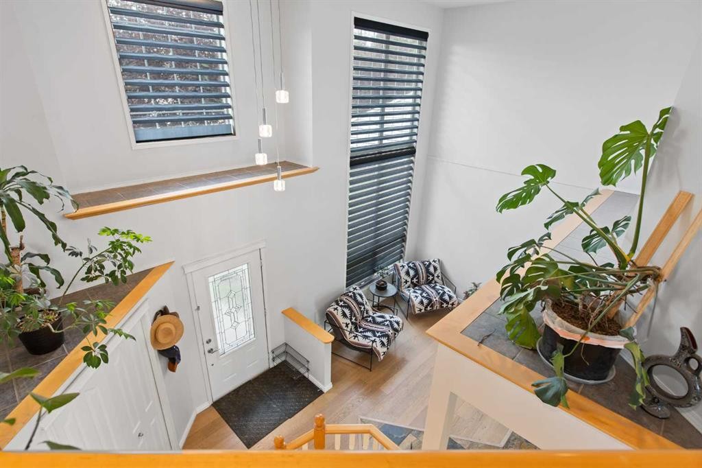 81 Royal Crest Terrace Nw, Calgary, AB - Indoor Photo Showing Other Room