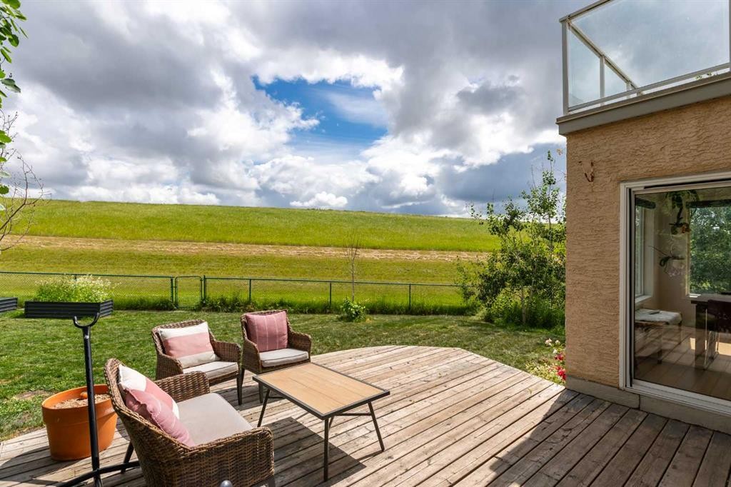 81 Royal Crest Terrace Nw, Calgary, AB - Outdoor With Deck Patio Veranda