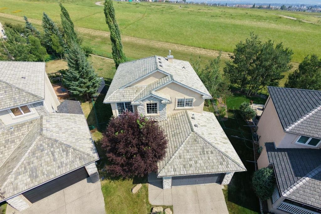 81 Royal Crest Terrace Nw, Calgary, AB - Outdoor