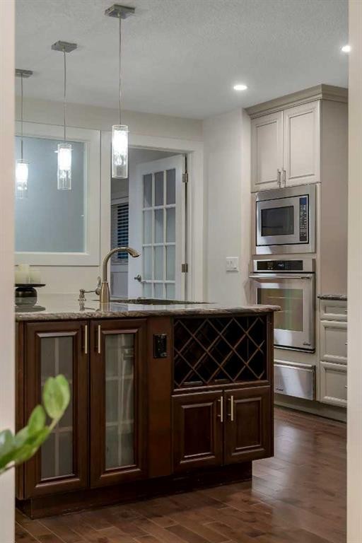 4143 Varsity Road Nw, Calgary, AB - Indoor Photo Showing Kitchen