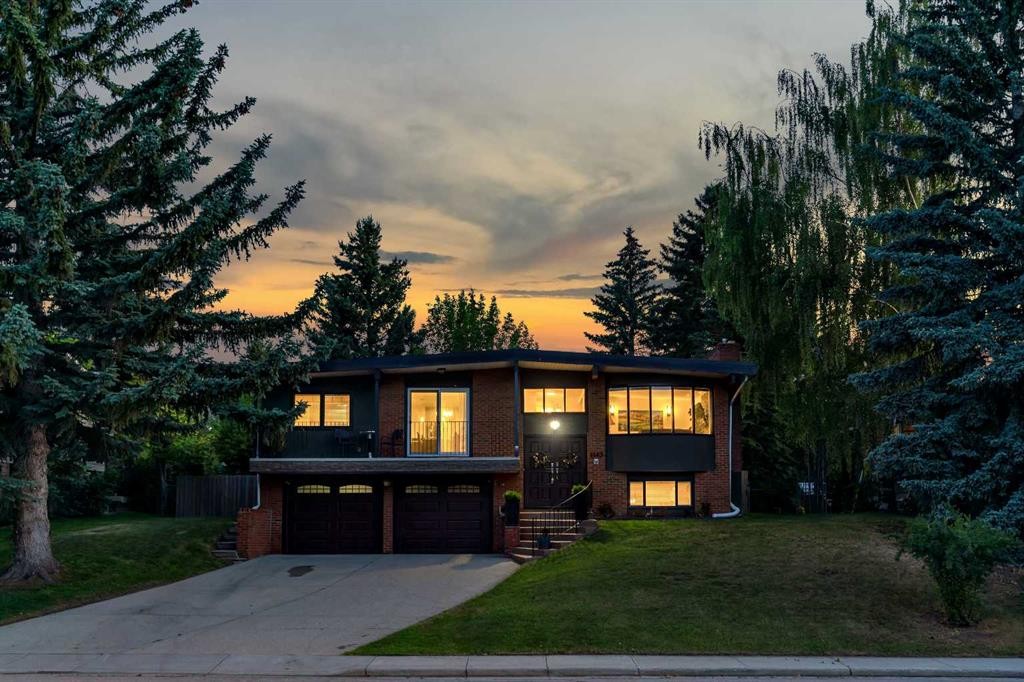 4143 Varsity Road Nw, Calgary, AB - Outdoor