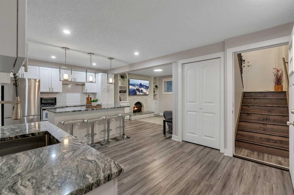 4143 Varsity Road Nw, Calgary, AB - Indoor Photo Showing Other Room