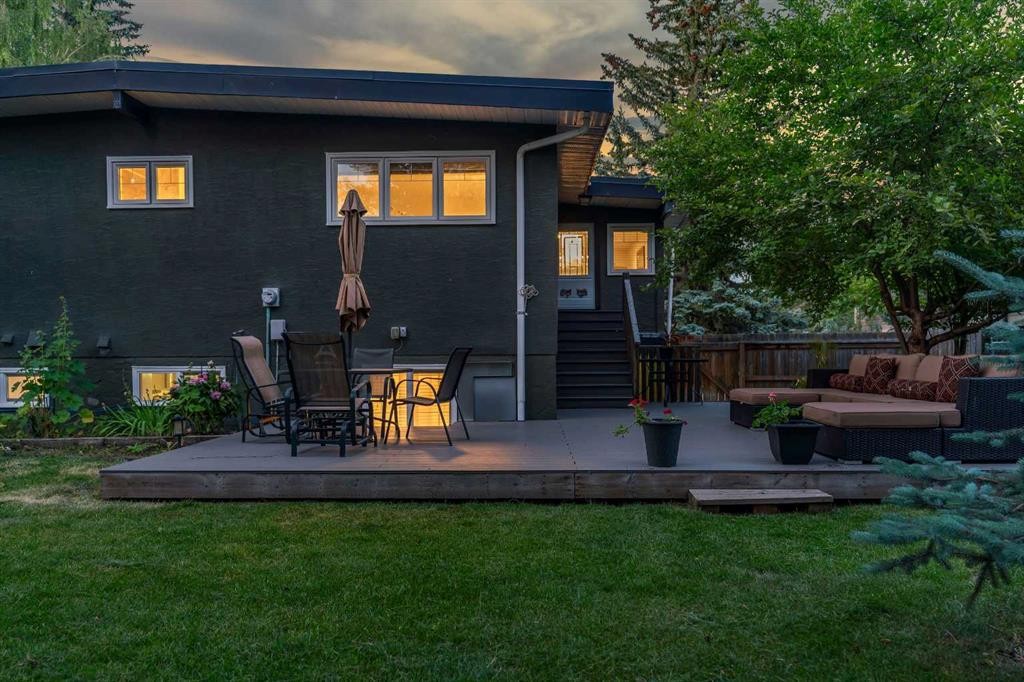 4143 Varsity Road Nw, Calgary, AB - Outdoor With Deck Patio Veranda