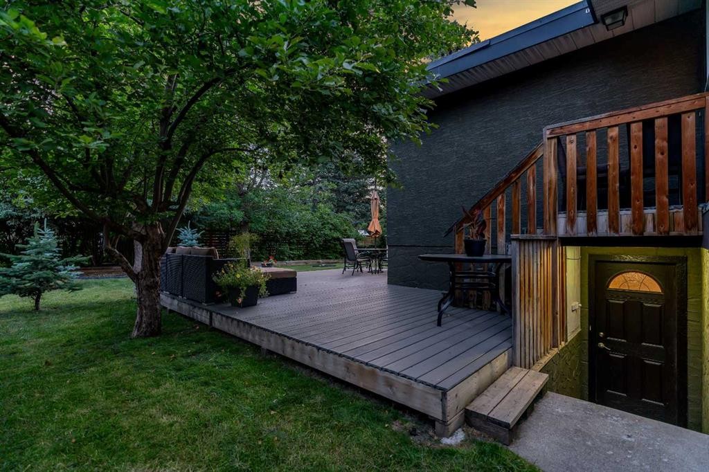 4143 Varsity Road Nw, Calgary, AB - Outdoor With Deck Patio Veranda