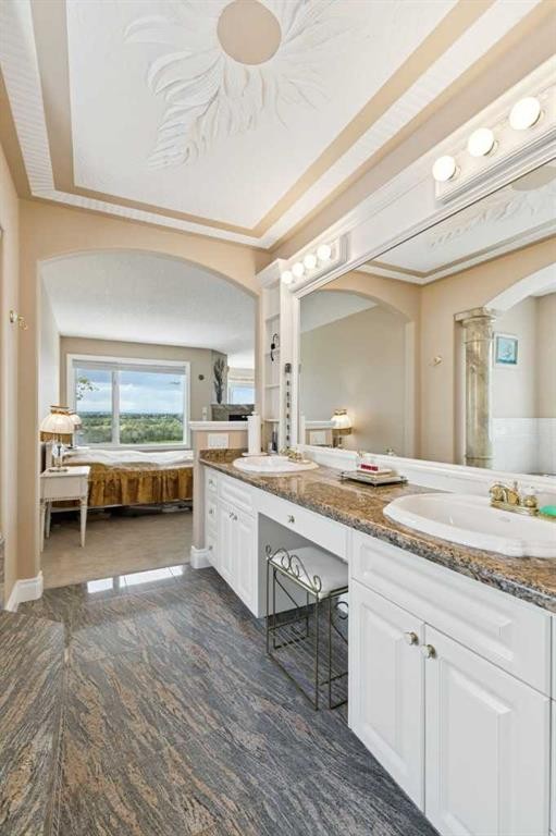 85 Mt Douglas Circle Se, Calgary, AB - Indoor Photo Showing Bathroom