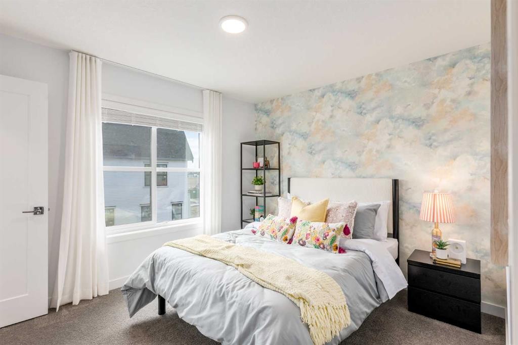 90 Heirloom Passage Se, Calgary, AB - Indoor Photo Showing Bedroom