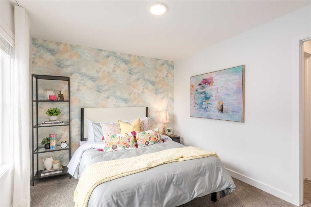 90 Heirloom Passage Se, Calgary, AB - Indoor Photo Showing Bedroom
