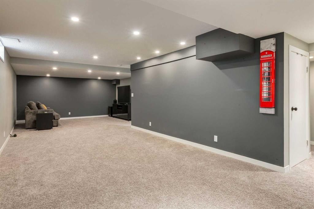 32 Berkley Place Nw, Calgary, AB - Indoor