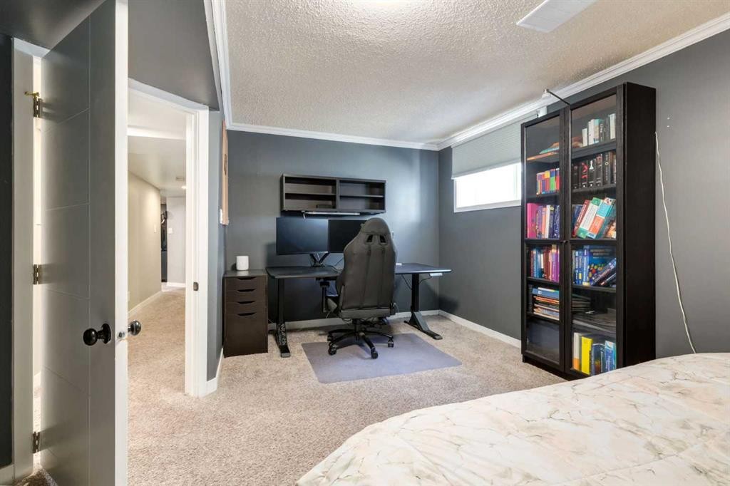 32 Berkley Place Nw, Calgary, AB - Indoor