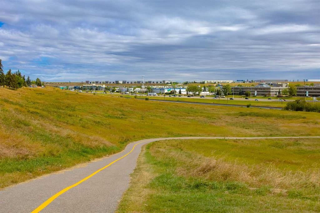 32 Berkley Place Nw, Calgary, AB - Outdoor With View