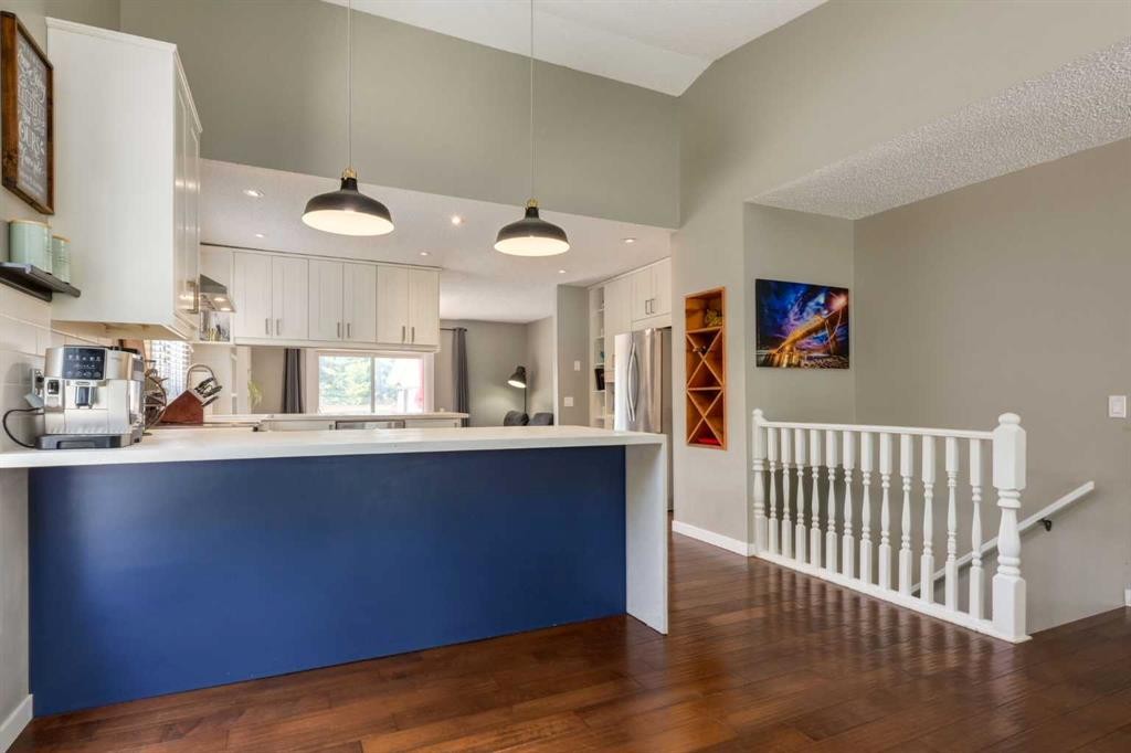 32 Berkley Place Nw, Calgary, AB - Indoor
