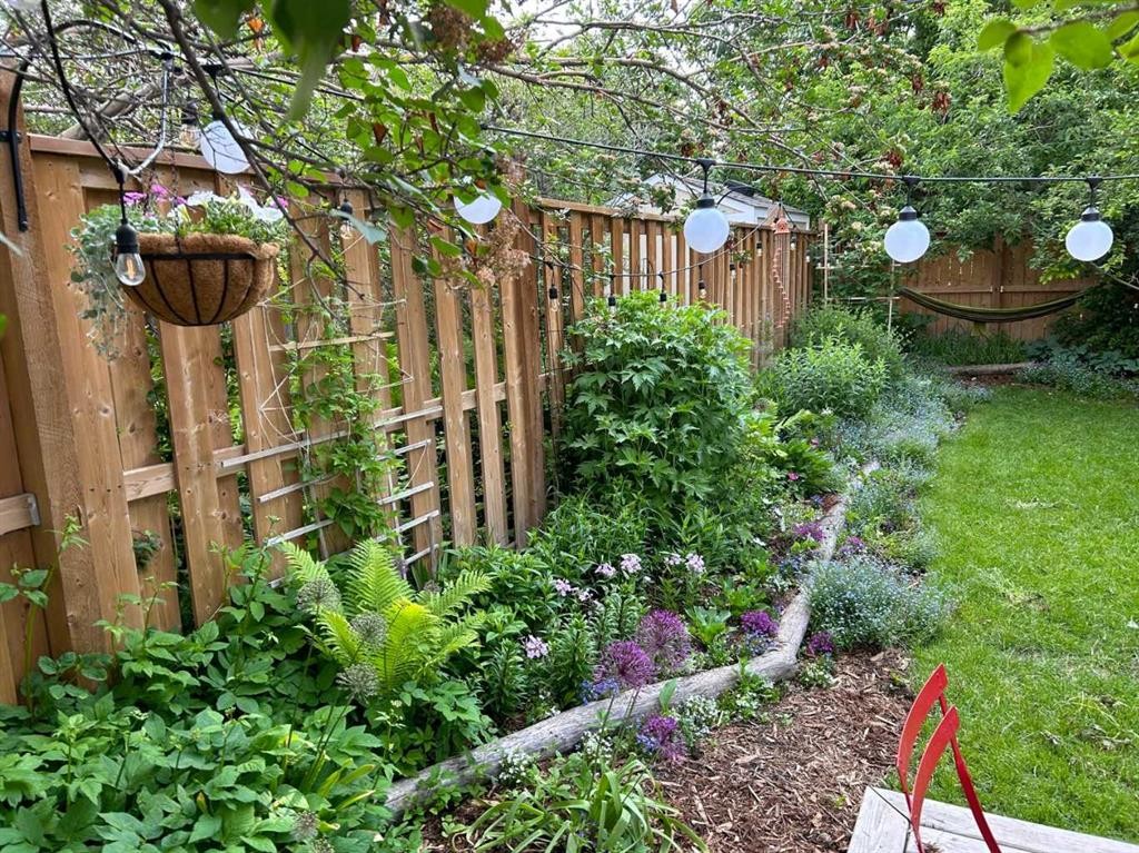 1422 2 Street Nw, Calgary, AB - Outdoor